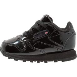 Reebok Classic CLASSIC Tenisówki i Trampki black. Czarne buty sportowe dziewczęce Reebok Classic, z gumy. Za 189.00 zł.