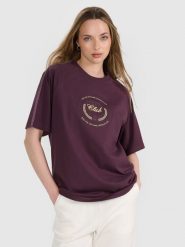 4F T-shirt oversize z nadrukiem damski - fioletowy S. Fioletowe t-shirty damskie 4F, s, bez wzorów, z bawełny, bez kołnierzyka. W wyprzedaży za 49.99 zł.