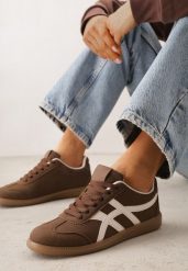 Brązowe Sneakersy w Stylu Tenisówek Ozdobione Geometrycznymi Paskami Zitora. Brązowe obuwie sportowe damskie Renee, bez zapięcia, tenisowe. Za 99.99 zł.