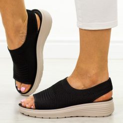 Czarne sandały damskie Vinceza 17355. Czarne sandały damskie VINCEZA, bez wzorów, z tkaniny, bez obcasa, na płaskiej podeszwie, bez zapięcia. Za 129.00 zł.