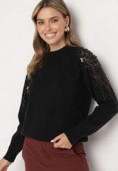Czarny Sweter z Cyrkoniami Perłami i Cekinami Nevalitha. Czarne swetry klasyczne damskie Born2be, na zimę, bez kołnierzyka. Za 129.99 zł.