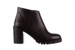 Botki Bayla-196 969601 Siy Soft 196030, Czarny, Skóra naturalna - 40. Czarne botki damskie Bayla, ze skóry, klasyczne, bez obcasa, bez zapięcia. W wyprzedaży za 134.10 zł.
