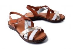 ARTIKER RELAKS 56C0820 kolorowe, sandały damskie. Brązowe sandały damskie Artiker Relaks, bez wzorów, bez obcasa, na płaskiej podeszwie, bez zapięcia. Za 167.93 zł.
