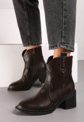 Brązowe Botki na Słupku Ozdobione Drobnymi Nitami Stelira. Brązowe botki damskie Born2be, z jeansu, bez obcasa, na obcasie, bez zapięcia. Za 139.99 zł.