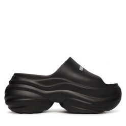 Klapki KARL LAGERFELD. Czarne klapki damskie KARL LAGERFELD, bez wzorów, bez obcasa, bez zapięcia. Za 421.99 zł.