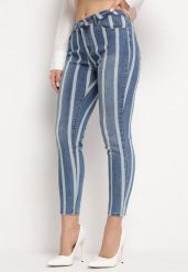 Niebieskie Jeansy z Dopasowanymi Nogawkami w Paski Oleriana. Niebieskie jeansy damskie Born2be. Za 64.99 zł.