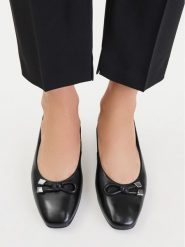 Lasocki Baleriny CEO-RST-ROMI-99 Czarny. Czarne balerinki damskie Lasocki, bez wzorów, ze skóry. Za 179.99 zł.