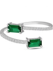 Vittoria Jewels Złoty pierścionek z diamentami i szmaragdami rozmiar: 57. Szare pierścionki damskie Vittoria Jewels, z diamentem, złote. Za 1,753.99 zł.