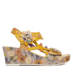 Sandały Laura Vita. Żółte sandały damskie LAURA VITA, bez wzorów, bez obcasa, na koturnie, bez zapięcia. Za 449.99 zł.