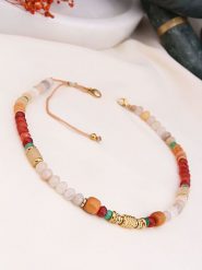 Charlize Pozłacany naszyjnik z kamieniami ozdobnymi i agatami - dł. 45 cm rozmiar: onesize. Czerwone naszyjniki damskie Charlize, z agatem, pozłacane. Za 82.83 zł.