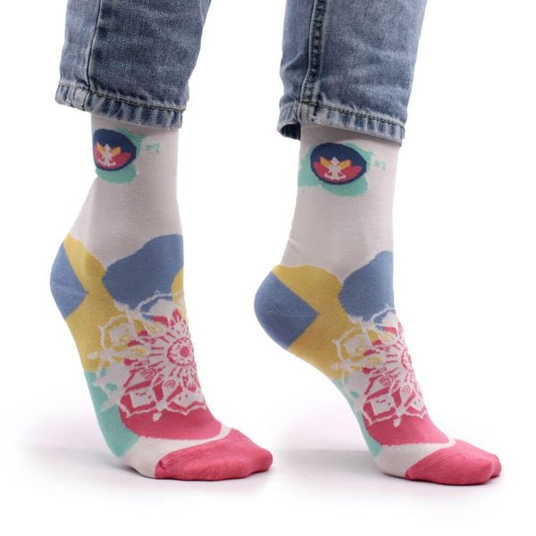 Skarpetki bambusowe Hop Hare - Medytacja. Białe skarpetki damskie HAPPY HOP, bez wzorów, z elastanu. Za 29.99 zł.