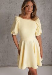 Żółta Elegancka Sukienka z Bufiastymi Rękawami Odkrytymi Plecami i Wiązaniem Haritte. Żółte sukienki damskie Renee, bez wzorów, eleganckie, bez ramiączek. Za 249.99 zł.