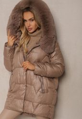 Ciemnobeżowa Pudełkowa Kurtka Pikowana Ozdobiona Odpinanym Futerkiem i Suwakiem Hedizelle. Brązowe kurtki damskie Renee, na zimę, l, bez wzorów, z futra, bez kaptura. Za 249.99 zł.