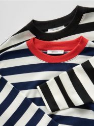 Bluza regular w paski - granatowy. Niebieskie bluzy damskie Reserved, l, bez wzorów, z dzianiny, bez kaptura. W wyprzedaży za 69.99 zł.
