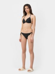 4F Dół od bikini z materiałów z recyklingu damski S. Niebieskie bikini 4F, bez wzorów, z materiału. W wyprzedaży za 4.99 zł.