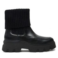 Botki Marc O'Polo. Czarne botki damskie Marc O'Polo, bez obcasa, na płaskiej podeszwie, bez zapięcia. Za 709.99 zł.