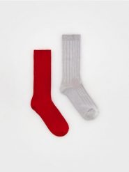 Skarpetki z wiskozą 2 pack - pastelowy róż. Czerwone skarpetki damskie Reserved, bez wzorów, z wiskozy. W wyprzedaży za 19.99 zł.