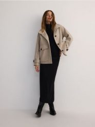 Kurtka z wełną - beżowy. Brązowe kurtki damskie Reserved, l, bez wzorów, z tkaniny, bez kaptura. W wyprzedaży za 179.99 zł.