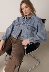 Niebieska Bawełniana Jeansowa Kurtka o Krótkim Kroju Bomberki Zinelle. Niebieskie kurtki damskie Born2be, m, bez wzorów, z bawełny, bez kaptura. Za 179.99 zł.