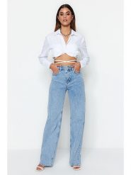 Trendyol Dżinsy - Comfort fit - w kolorze błękitnym rozmiar: 42. Niebieskie jeansy damskie Trendyol, z podwyższonym stanem. Za 140.53 zł.