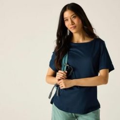 Damska koszulka z krótkim rękawem i logo Botanna, szybkoschnąca. Niebieskie bluzki damskie Regatta, bez wzorów, z poliesteru, casualowe, bez kołnierzyka, bez ramiączek. Za 140.00 zł.