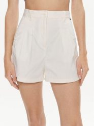 Tommy Jeans Szorty materiałowe Claire DW0DW17775 Biały Regular Fit. Białe szorty damskie Tommy Jeans, bez wzorów, z bawełny. Za 349.99 zł.