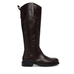 Kozaki Vagabond Shoemakers. Brązowe kozaki damskie Vagabond Shoemakers, bez obcasa, na płaskiej podeszwie, bez zapięcia. Za 1,089.00 zł.