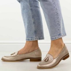 Złote skórzane Polskie mokasyny damskie Deoni D316B. Żółte mokasyny damskie Deoni, na jesień, z jeansu, bez obcasa. Za 429.00 zł.