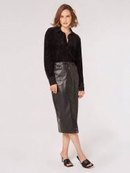Apricot Bluzka w kolorze czarnym rozmiar: XL. Czarne bluzki damskie Apricot, xl, bez wzorów, bez kołnierzyka, bez ramiączek. Za 87.81 zł.
