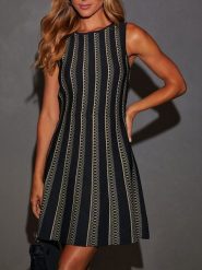 Milan Kiss Sukienka w kolorze czarnym rozmiar: M. Czarne sukienki damskie Milan Kiss, bez wzorów, bez ramiączek. Za 182.29 zł.