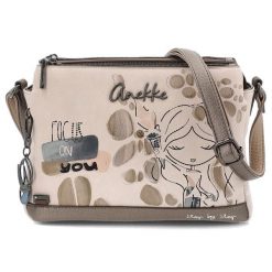 Torebka damska Anekke, z efektownym nadrukiem i metalowym logo zapinana na suwak, beżowa, 42743-184. Brązowe torebki klasyczne damskie Anekke, na ramię, z nadrukiem, bez dodatków. Za 369.00 zł.