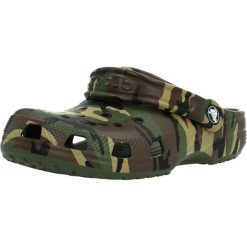 Sandały CROCS CLASSIC CAMOUFLAGE Zielony. Zielone sandały damskie Crocs, bez wzorów, z materiału, bez obcasa, bez zapięcia. Za 199.99 zł.