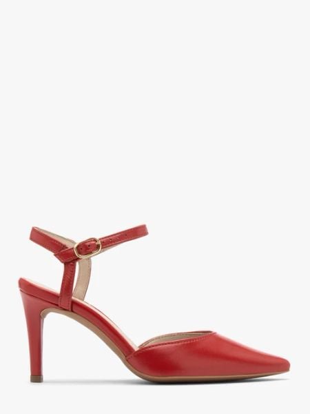 Czerwone czółenka damskie z odkrytą piętą. Czerwone czółenka damskie Ryłko, bez wzorów, ze skóry, bez obcasa, na szpilce. W wyprzedaży za 299.99 zł.