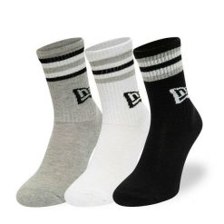 Skarpetki retro New Era Stripe. Białe skarpetki damskie New Era, bez wzorów, z bawełny. Za 107.50 zł.