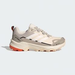 Buty trekkingowe Terrex Skychaser AX5 GORE-TEX Hiking. Brązowe obuwie trekkingowe damskie Adidas, z gore-texu, bez zapięcia. Za 529.00 zł.