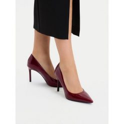 Szpilki Tamaris. Czerwone szpilki damskie Tamaris, bez wzorów, bez obcasa, na szpilce, bez zapięcia. Za 340.99 zł.