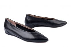 WONDERS A-3802 negro, czółenka damskie. Czarne czółenka damskie Wonders, bez wzorów, bez obcasa. Za 539.90 zł.