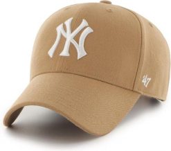 Czapka z daszkiem - New York Yankees Czapka regulowana. Brązowe czapki z daszkiem damskie 47 Brand, bez wzorów, z materiału. Za 190.50 zł.