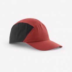 Czapka turystyczna z daszkiem Quechua Hike 500. Brązowe czapki z daszkiem damskie FORCLAZ, w ażurowe wzory, z materiału. Za 39.99 zł.
