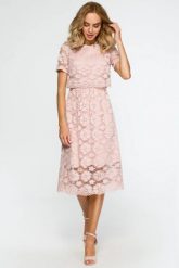 Sukienka koronkowa rozkloszowana w kwiaty pudrowy róż. Czerwone sukienki damskie MOE, bez wzorów, z elastanu, eleganckie, bez ramiączek. Za 249.00 zł.