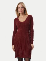Guess Sukienka dzianinowa W6BK31 Z1443 Bordowy Regular Fit. Czerwone sukienki damskie Guess, z aplikacjami, z dzianiny, bez ramiączek. Za 445.99 zł.