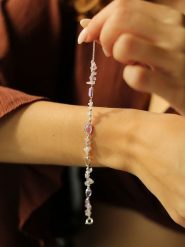 Pierres delicates Bransoletka z kamieniami szlachetnymi i perłami rozmiar: onesize. Różowe bransoletki damskie Pierres delicates, z mosiądzu. Za 65.99 zł.