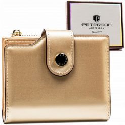 Portfel damski Peterson PTN 012-LAK złoty. Żółte portfele damskie Peterson, bez wzorów, ze skóry ekologicznej. Za 54.00 zł.