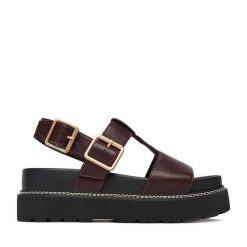 Sandały JENNY. Czerwone sandały damskie Jenny, bez wzorów, bez obcasa, na koturnie, bez zapięcia. Za 159.99 zł.