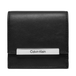 Portfel Calvin Klein. Czarne portfele damskie Calvin Klein, bez wzorów. Za 279.99 zł.