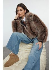 Trendyol Kurtka pluszowa w kolorze brązowym rozmiar: L. Brązowe kurtki damskie Trendyol, l, bez wzorów, bez kaptura. Za 144.24 zł.