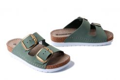 DR. BRINKMANN 700741-07 olive, klapki damskie. Zielone klapki damskie Dr. Brinkmann, bez wzorów, ze skóry, bez obcasa, bez zapięcia. Za 264.90 zł.