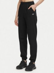 Under Armour Spodnie dresowe Ua Rival 6013551 Czarny Regular Fit. Czarne spodnie dresowe damskie Under Armour, xs, bez wzorów, z bawełny. Za 219.99 zł.