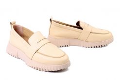 WONDERS A-4410 vanila, półbuty damskie. Brązowe półbuty damskie Wonders, bez wzorów, bez obcasa, bez zapięcia. Za 599.90 zł.