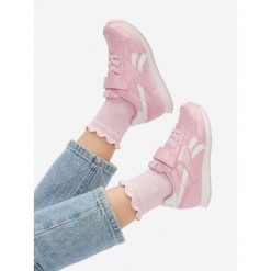 Sneakersy Reebok. Czerwone czapki z daszkiem damskie Reebok, bez wzorów. Za 129.99 zł.